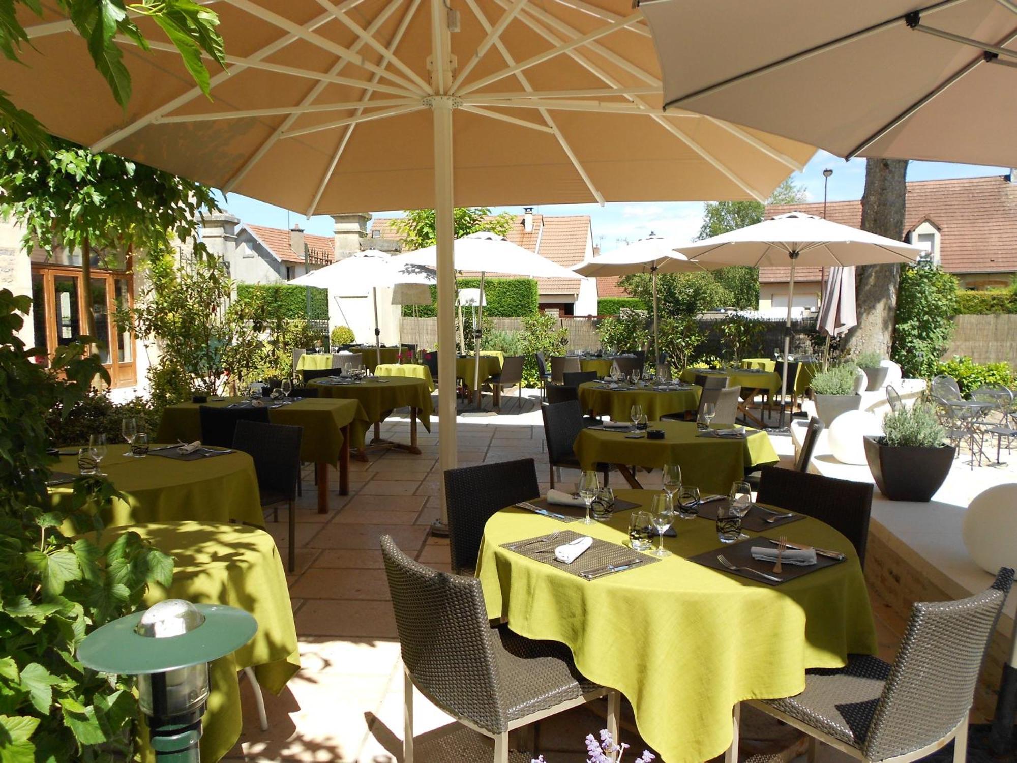 Auberge Cote Riviere Is-sur-Tille Exterior photo